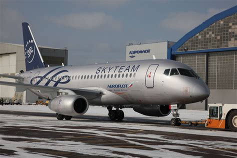 Aeroflot Sukhoi Superjet 100 in Skyteam colours | Aviones