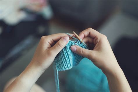 A Comprehensive Guide to Knitting Yarn: Types, Weights, and Buying Tips | lifestylemanor