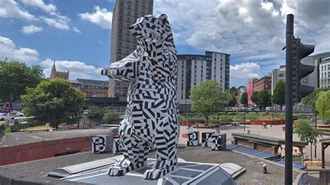 'Save our bear' sculpture campaign begins in Bristol - BBC News