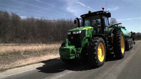 John Deere 7R Series Tractors on Vimeo