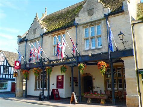 The Snooty Fox Inn in Tetbury, Cotswolds : Lakeland Luxury Hotel Breaks