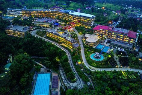 Hotel Bogor dengan Kolam Renang Air Hangat, Nggak Khawatir Kedinginan