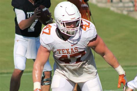 Texas TE Andrew Beck out for entire season due to broken foot - Burnt ...