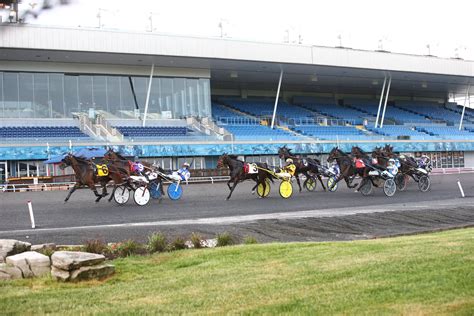 Racing is back at Mohawk Park - Woodbine Mohawk Park