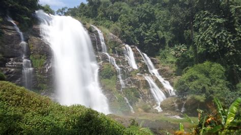 Doi Inthanon Most Beautiful Waterfalls & Temples - TakeMeTour