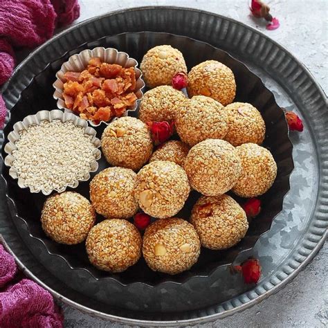 til-ke-laddu-featured - Aromatic Essence