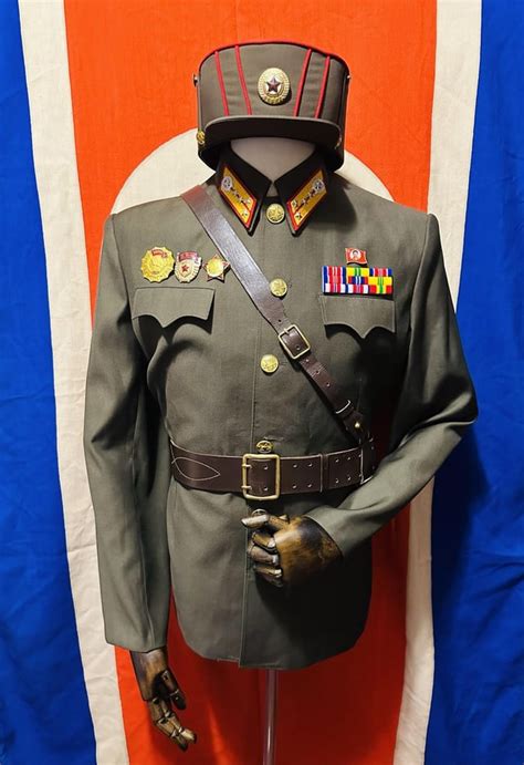 🇰🇵 Collection of North Korean Uniforms : r/Militariacollecting