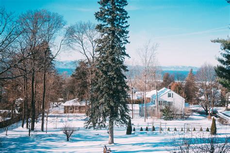 The Perfect Winter Getaway to Burlington, Vermont - Wanderluluu