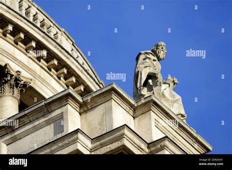 London, England, UK. St Paul's Cathedral. Statue of St. Simon the Zealot / Simon Zelote sitting ...