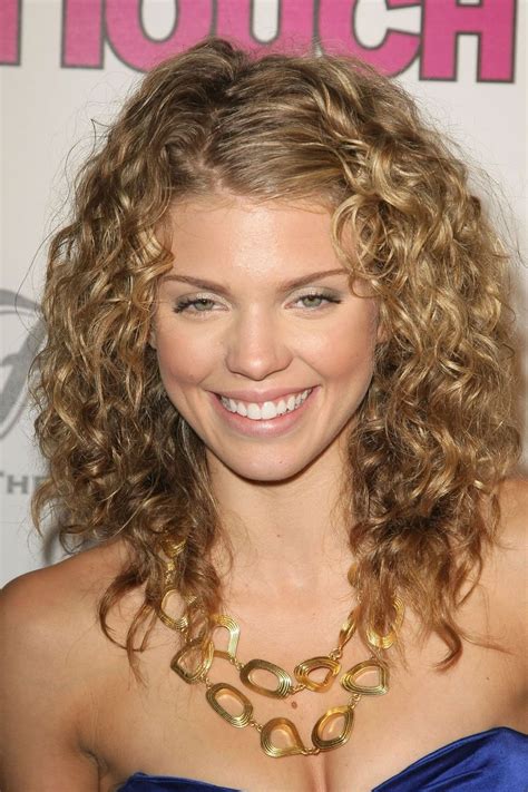 30 Best Curly Hairstyles For Women – The WoW Style