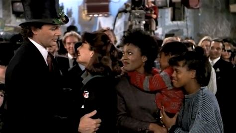 Holiday Film Reviews: Scrooged (1988)