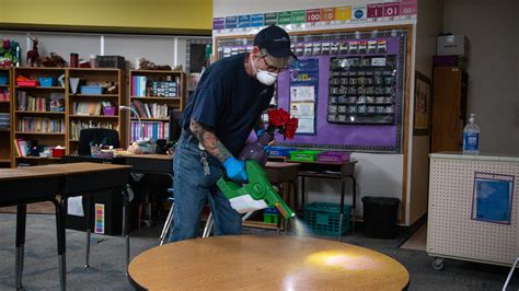 Coronavirus school closures: How districts are feeding children