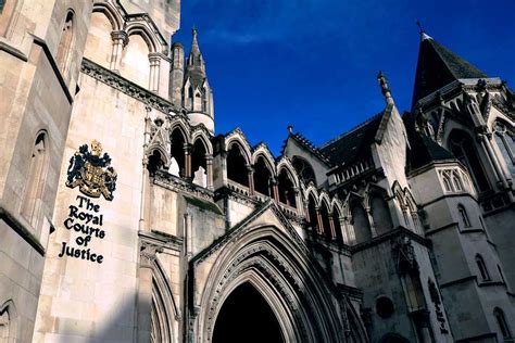 the-royal-courts-of-justice-1648944_960_720.jpg @ Women on Web