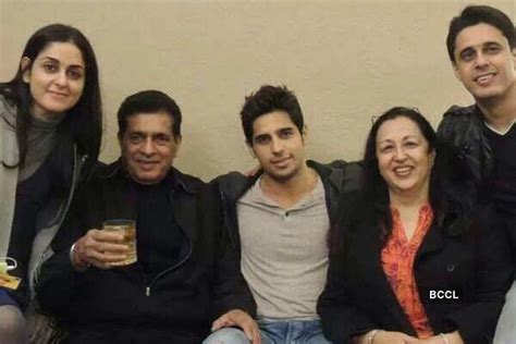 Siddharth Malhotra Parents Photos / #sidharth malhotra #siddharth ...