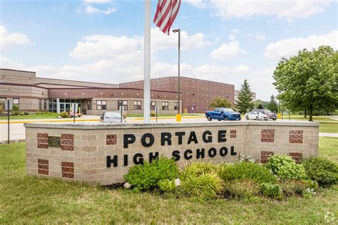 Portage High School, Portage WI Rankings & Reviews - Homes.com