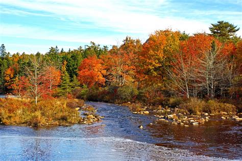 Stunning Reminders Why Fall Is Canada's Most Gorgeous Season | Fall foliage, Fall travel, Autumn ...