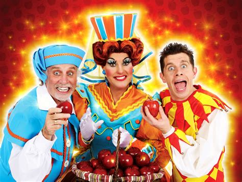 The North East Theatre Guide: News: Panto Cast Bring Festive Cheer to Newcastle Children's Wards