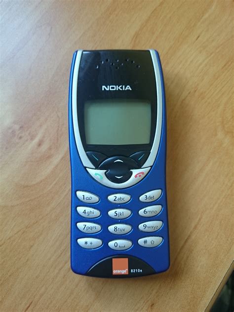 Nokia 8210 - Tú Que Sabes de Esto...