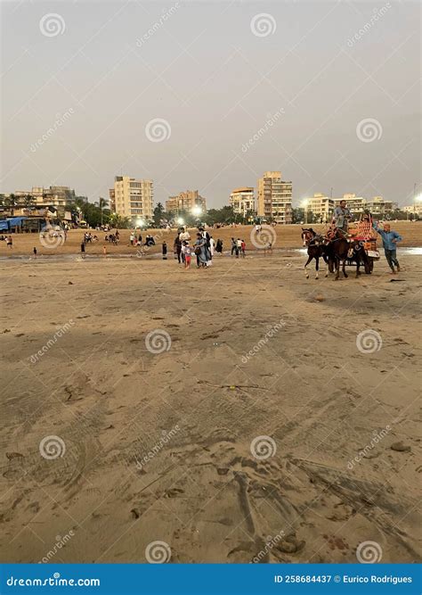 Sunset at Versova Beach and the Arabian Sea, Mumbai Editorial ...