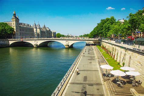 Discover the Quais de la Seine in Paris - French Moments