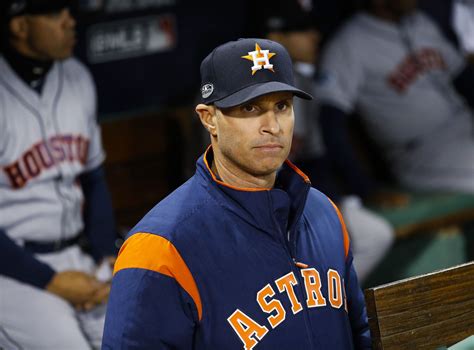 Astros' coaching staff to be invited back for 2019