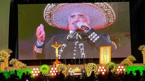 Vicente Fernández memorial: Thousands mourn 'King of Rancheras'