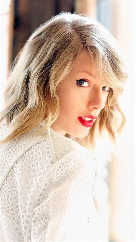 Singer Taylor Swift White Dress Blonde 4K Ultra HD Mobile Phone Wallpaper