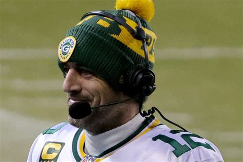 Aaron Rodgers wins NFC Offensive Player of the Month for 9th time ...