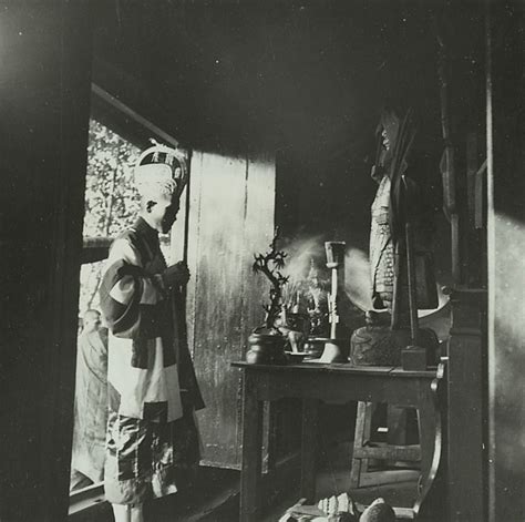 Tây Ninh 1935 - Bàn thờ Hộ Pháp, vị Thầy và người hộ trì n… | Flickr