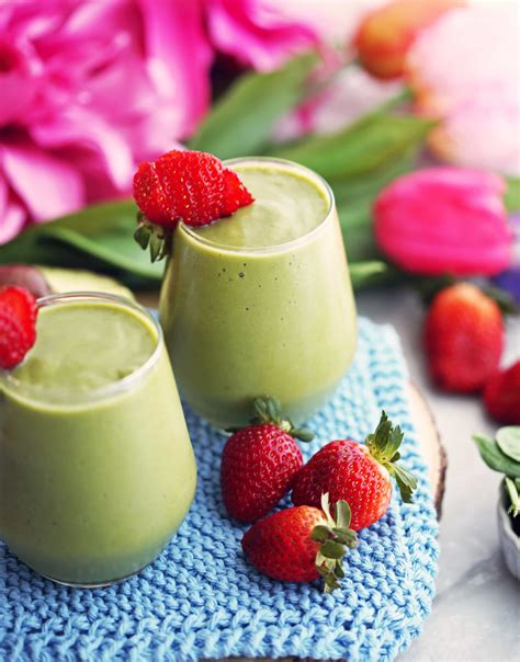 Strawberry Avocado Green Smoothie - Yay! For Food