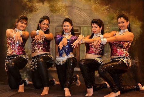 Hire Bollywood Dancers | Bollywood Show Dubai | Book Dance Crew