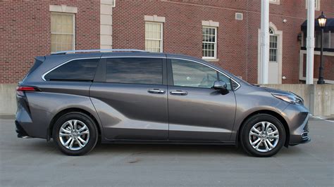 2023 Toyota Sienna Platinum AWD Long-Term Test Introduction | The other ...