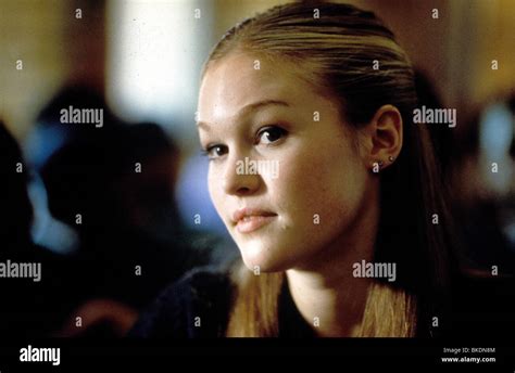 SAVE THE LAST DANCE (2001) JULIA STILES SLSD 001 Stock Photo - Alamy