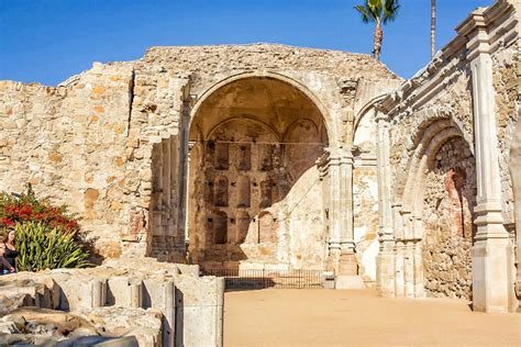 Mission San Juan Capistrano: History, Buildings, Photos