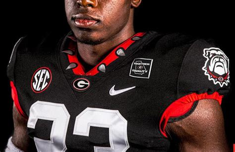 Georgia Bulldogs Reveal 1980 Throwback Road, New Black Alternate ...