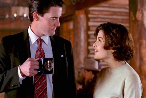 ‘Twin Peaks’ Cast Reunion Photo: MacLachlan, Amick, Fenn, Lee, Others ...