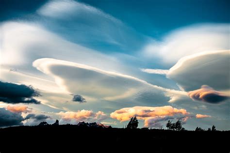 Lenticular clouds • Travel & Landscape Photography