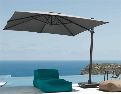 Large Cantilever Umbrella 360° and Base | Large Outdoor Umbrella