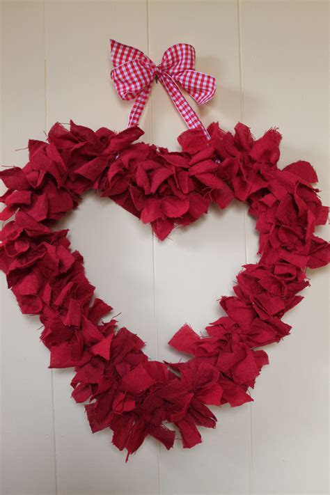 Valentine's Day Heart Shaped Rag Wreath | Diy valentines decorations ...