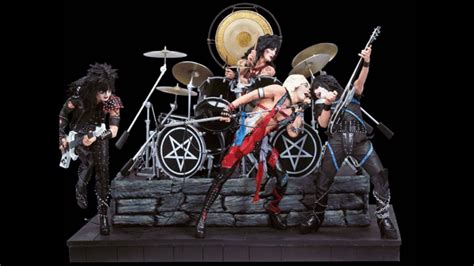 Motley Crue - Shout At The Devil Live - YouTube