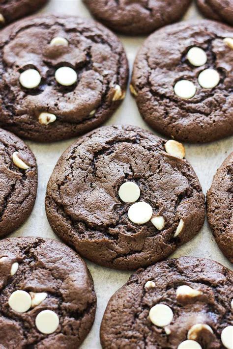 Chocolate cake mix cookies - Berry&Maple