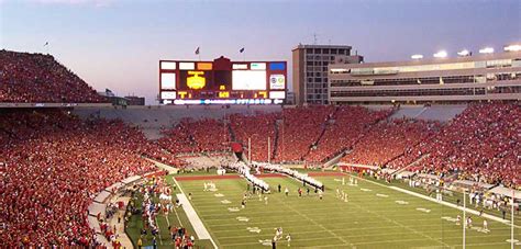 Oregon Ducks at Wisconsin Badgers Football tickets - Camp Randall ...