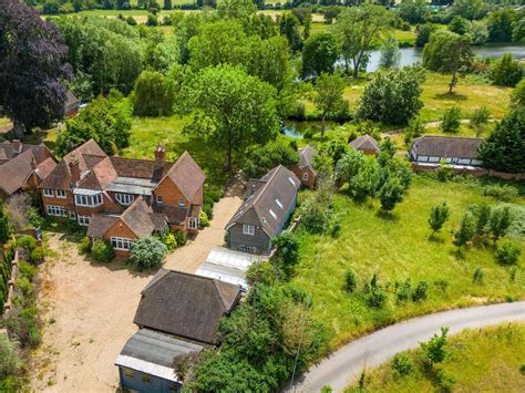 The Warren, Caversham, Berkshire, RG4 7TQ | Property for sale | Savills