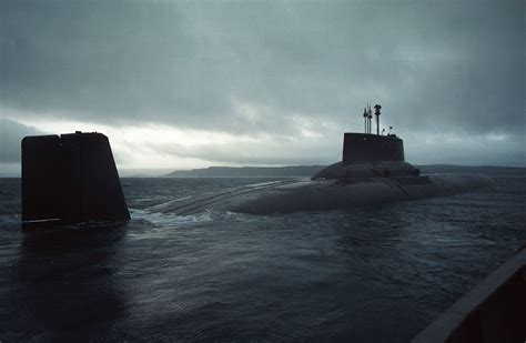 Soviet Akula-class nuclear powered attack submarine. [2048x1337] : r/MilitaryPorn