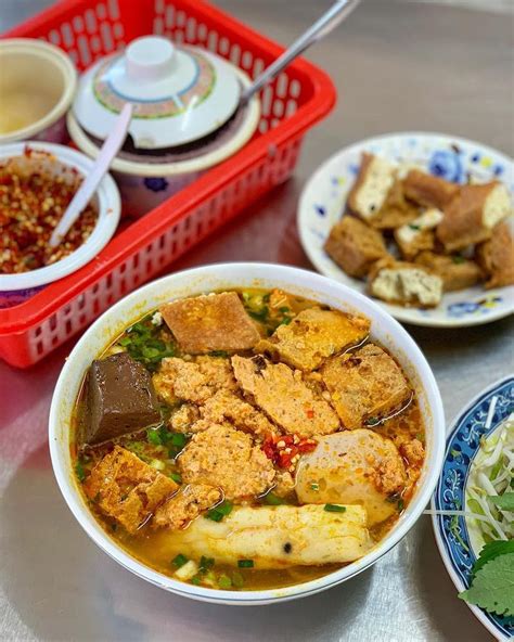 3 Day Hanoi Street Food Guide: What to Try and Where - TripGuru