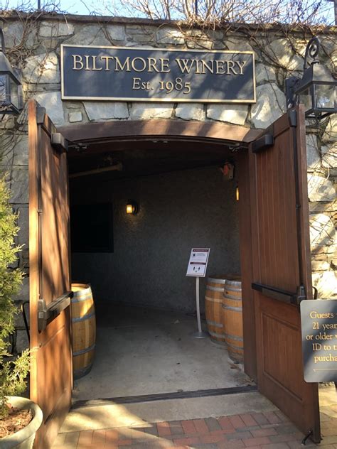 How To Get a Free Wine Tasting at Biltmore Estate