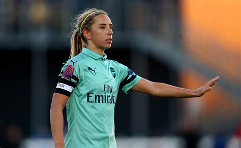 Jordan Nobbs suffers ACL injury