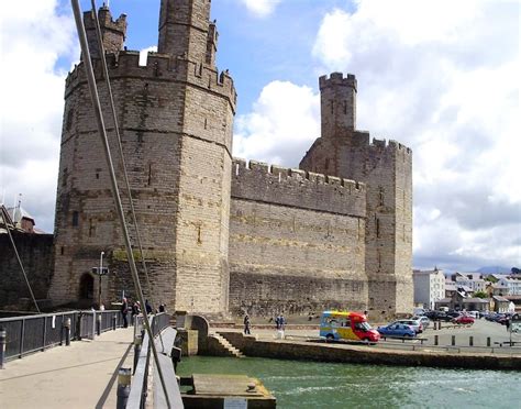 Caernarfon Castle - HLY Shore Excursions | Carnival Cruise Line