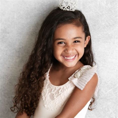 ROYALTY BROWN LOOKS LIKE ROYALTY IN HER LATEST PHOTO SHOOT