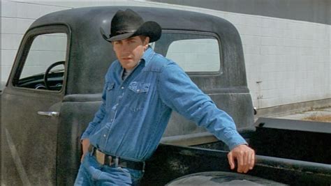 cinematic style - Jake Gyllenhaal in Brokeback Mountain | capture the castlecapture the castle